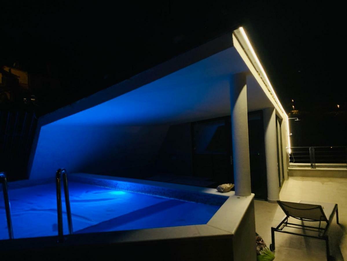 Apartma In Ziza, Rooftop Swimming Pool *