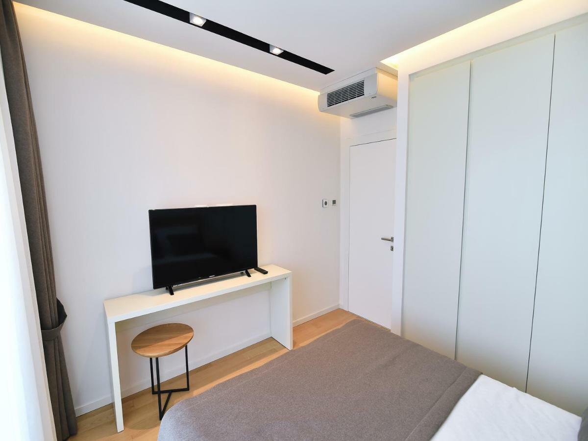 In Ziza, Rooftop Swimming Pool Apartma