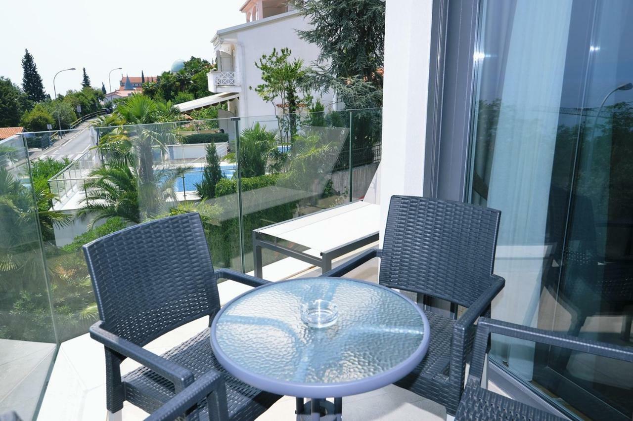 Apartma In Ziza, Rooftop Swimming Pool *