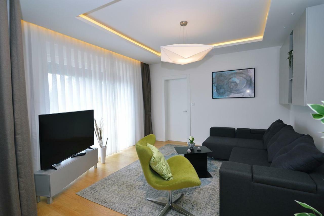 Apartma In Ziza, Rooftop Swimming Pool