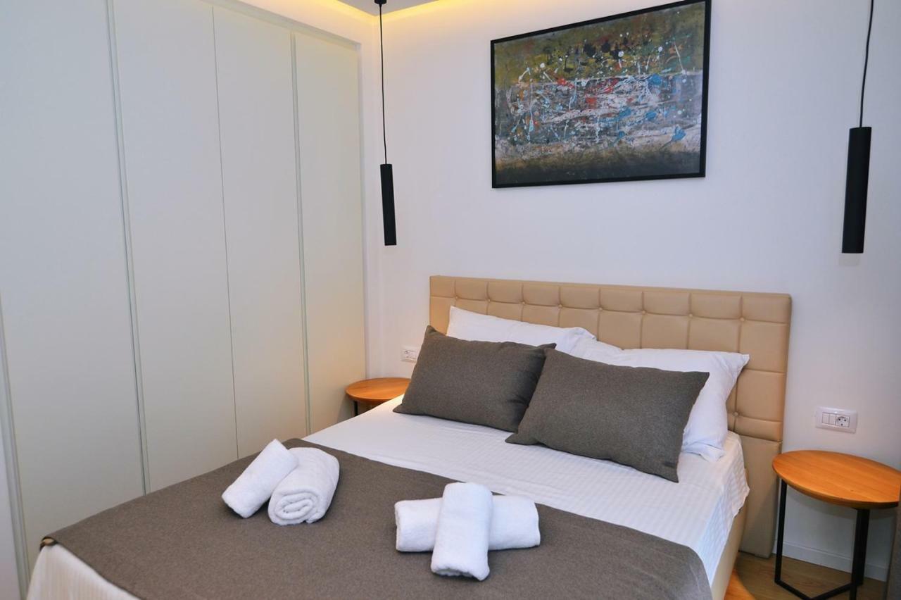 In Ziza, Rooftop Swimming Pool Apartma *